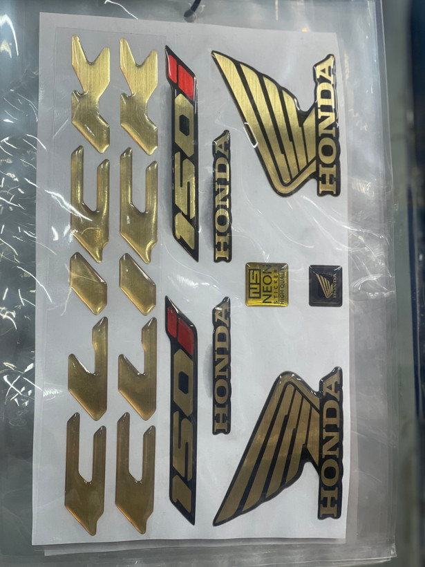برچسب ژله ای کلیک نقره ای و طلایی بسته ۱۰ عددی(۱۰ تکه)